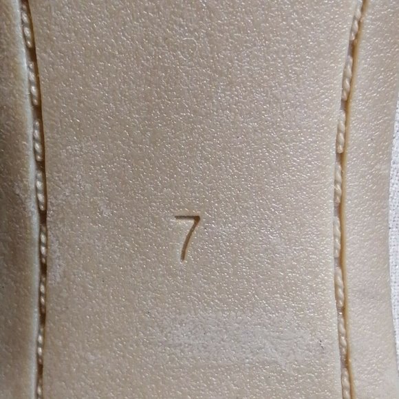 Old Navy Womens High Heel Ankle Boot Cushioned Side Zip Taupe Sz 7 M - Picture 10 of 10